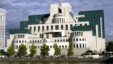 The UK's Secret Intelligence Service Launches Dark Web Gateway to Recruit Intelligence Sources in the Russian Federation